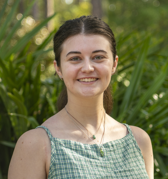 Headshot photo of Lily Beadle